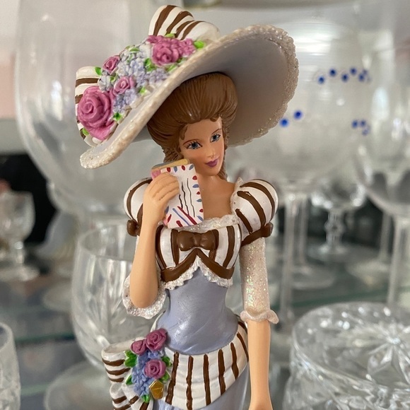 THOMAS Kinkade Ladies of Lamplighter Village
Figurine Collectable High fashion - Picture 2 of 8